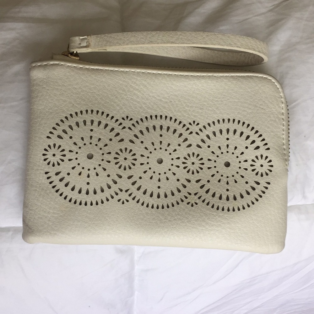 Old Navy Wristlet (White)